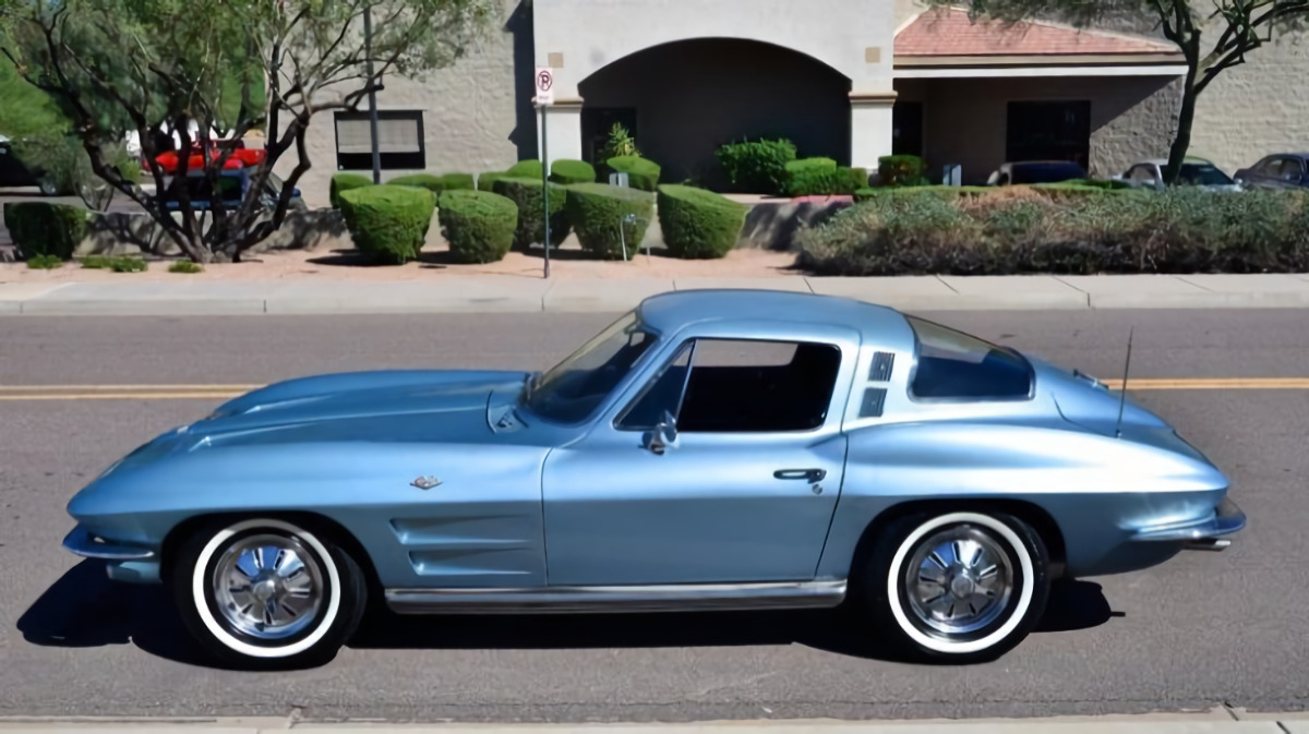 Click to Enlarge-Esc to Close Corvette Generations/C2/C2 1964 Blue 03.jpg